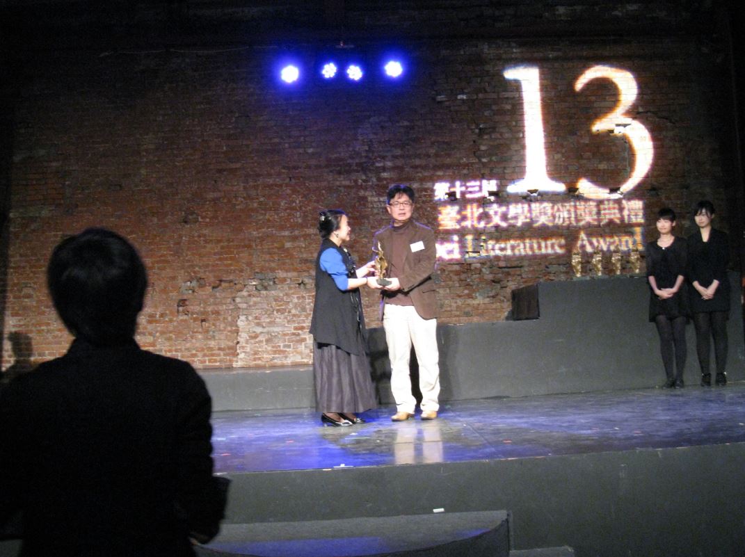 2011年以中文書寫的小說《蒲公英之絮》（印刻文學出版，2011）獲第11屆臺北文學獎年金類獎助，為第一位獲得該獎的外籍人士。（圖／木下諄一提供）